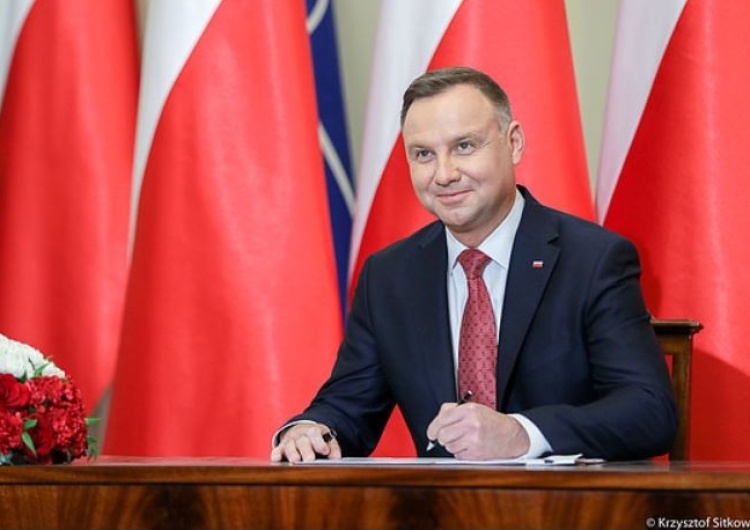 "Orędzie Grodzkiego za 3-2-1...". Gorące komentarze po podpisaniu ustaw sądowych przez PAD