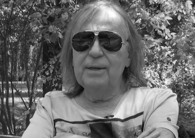 Screen [WIDEO] Wzruszające pożegnanie śp. Romualda Lipki. Trębacz odegrał "Jolkę" z wieży ratuszowej