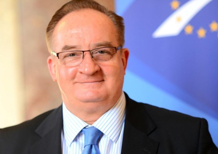 Jest petycja ws. przemocy Francji wobec obywateli. Saryusz-Wolski: "Wysłałem ją do wszystkich europosłów"