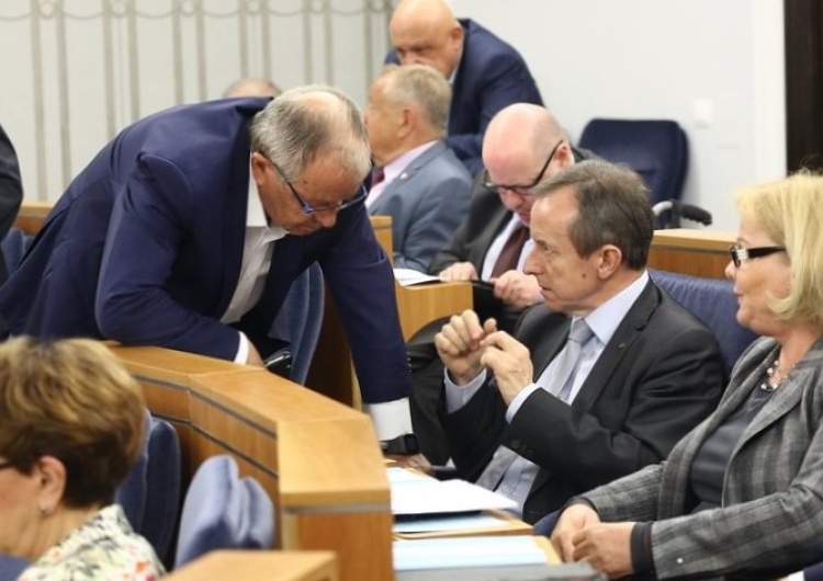  Kuźmiuk: Totalni próbują zablokować wypłatę 13. emerytury. Senat złożył poprawkę blokującą finansowanie