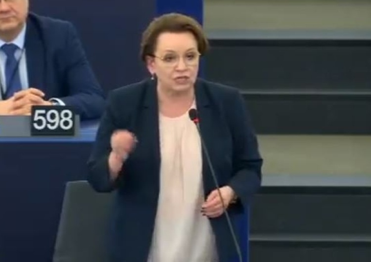  [video] "20 tys. Polaków stanęło w obronie reformy sądownictwa". Anna Zalewska z mocnym wystąpieniem w PE