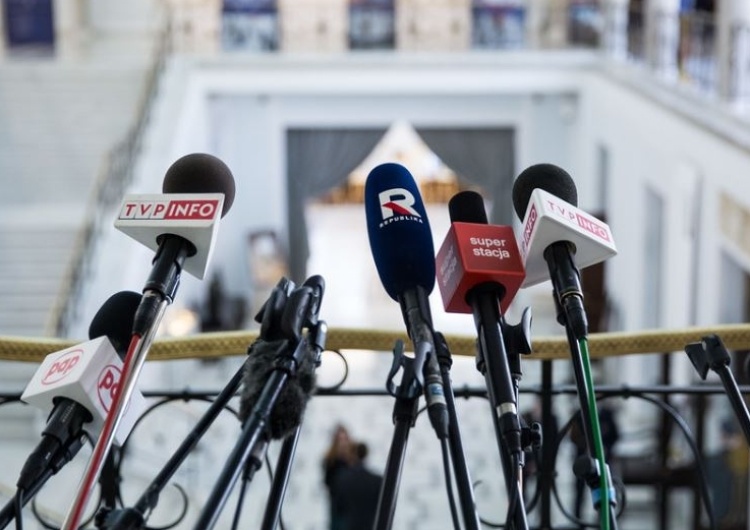 Sejmowa Komisja nie zgodziła się na przekazanie mediom publicznym 2 mld zł. Zaskakujący wynik głosowania