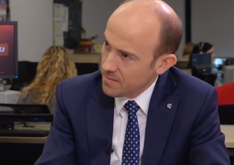 Budka usprawiedliwia krzykaczy z Pucka i jątrzy: "Nie mam szacunku do prezydenta"