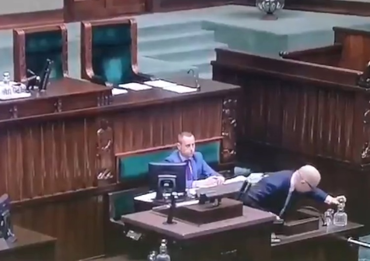  [video] Poseł Platformy Obywatelskiej zasłabł na sejmowej mównicy