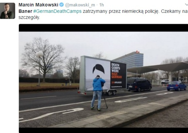  Baner #GermanDeathCamps zatrzymany przez niemiecką policję
