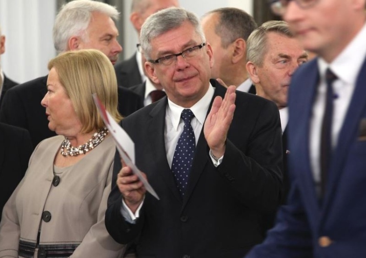 Marszałek Karczewski demonstruje jak myć ręce: To co pokazał marszałek Grodzki rozpowszechnia zarazki