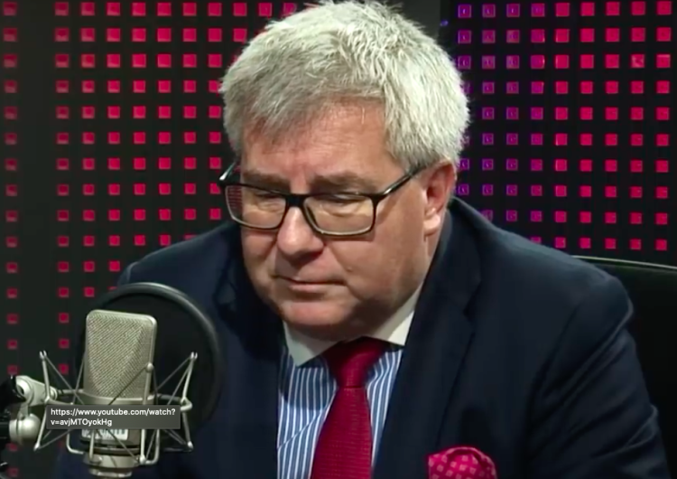 Nowe informacje ws. ostrzelania biura europosła PiS. "Na ścianie budynku ślady ponad 70 kul"