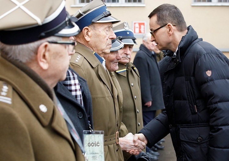 Premier: "Stańcie do apelu Ojcowie Polskiej Niepodległości! Wasza ofiara i krew obudziła Solidarność"