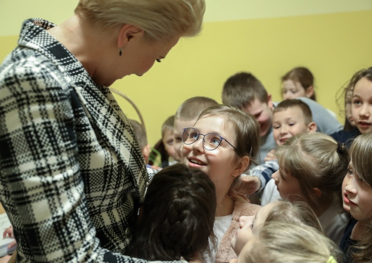  Dziennikarz TVN w obronie Pierwszej Damy. Oburzyły się: Nowacka, Lubnauer, Żukowska, Brejza, Dukaczewska