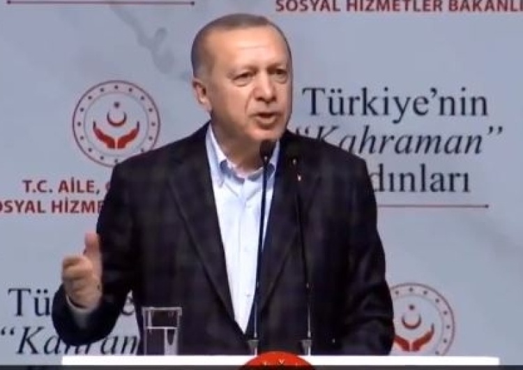  [video] Erdogan do Grecji: "Po prostu pozwól migrantom przedostać się do innych krajów w Europie"