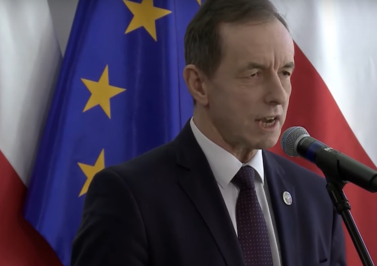 Internauci komentują przed wynikiem testu Marszałka Grodzkiego na koronawirusa: Nieodpowiedzialność