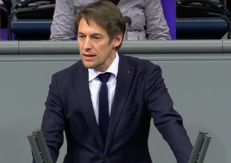 „To nieodpowiedzialne!”. Niemiecki poseł krytykuje rząd i podaje Polskę jako przykład dobrego reagowania
