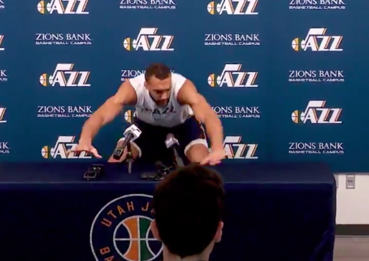  [WIDEO] Koszykarz NBA zażartował z koronawirusa podczas konferencji. Okazało się, że... jest zakażony