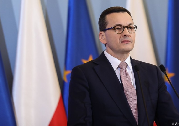  Premier: Podejmujemy decyzję o zamknięciu granic