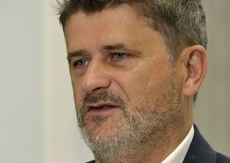 Adrian Grycuk Janusz Palikot postanowił zabłysnąć. "Decyzję o zamknięciu szkół, galerii i restauracji uważam za błędną"