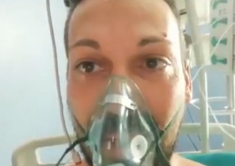Screen "Widzę, ile osób lekceważy tego przeklętego wirusa, więc postanowiłem nagrać film". Apel chorego Włocha