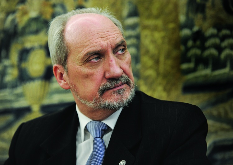 Marcin Żegliński Minister Antoni Macierewicz dla Tygodnika Solidarność: Dbamy o bezpieczeństwo CAŁEGO Sojuszu