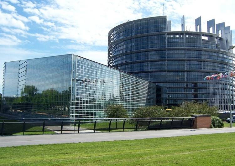 Koronawirus. Zmarł pracownik Parlamentu Europejskiego