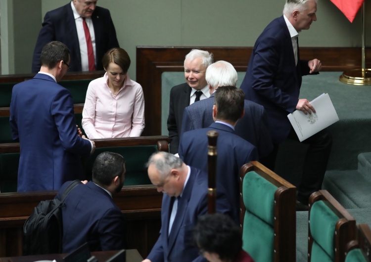  [SONDAŻ] PiS ze zdecydowaną przewagą. Spada poparcie dla KO. Rośnie dla PSL