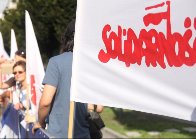  Solidarność w Grupie Azoty przekazała 10 tys. zł szpitalowi w Dąbrowie Tarnowskiej
