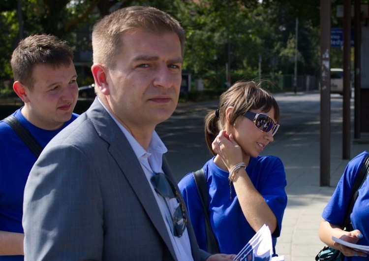 „Miej chociaż odrobinę honoru”. Radny PiS wzywa Arłukowicza do przeproszenia Pierwszej Damy