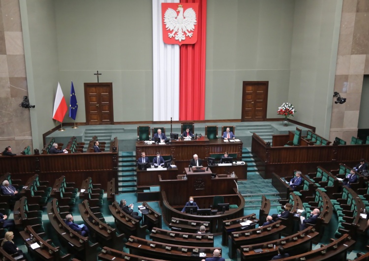Dojdzie do reasumpcji głosowania ws. wyborów? Poseł PiS: "Głosowałem ZA, ale system nie policzył głosu"