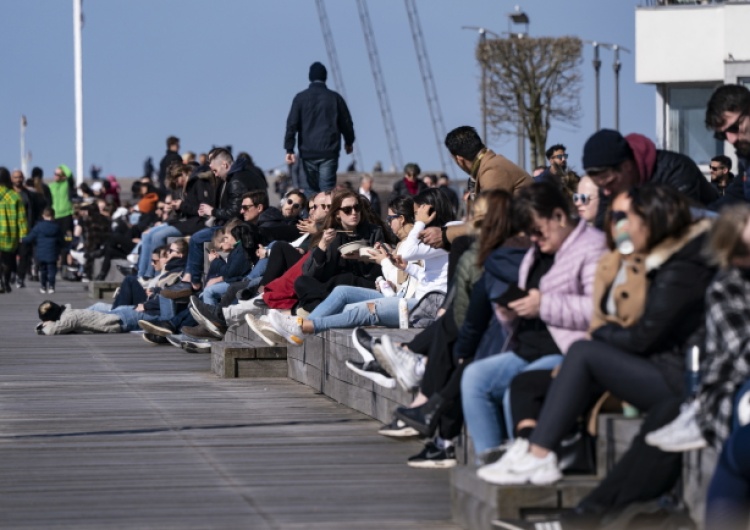  Szwedzki "liberalny" model walki z epidemią. 477 śmiertelnych ofiar. Służba zdrowia w krytycznej sytuacji