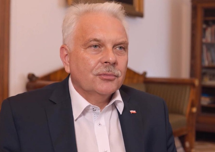 Wiceminister zdrowia: Restrykcje trzeba będzie przedłużyć; przed nami 2-3 bardzo trudne tygodnie