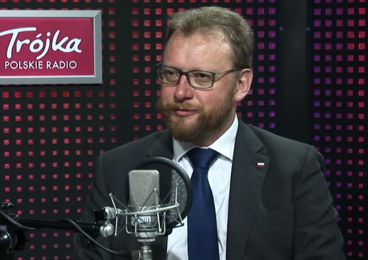 Min. Szumowski: Gdybyśmy zwolnili ludzi z obostrzeń na Święta, mielibyśmy do 50 proc. więcej zachorowań