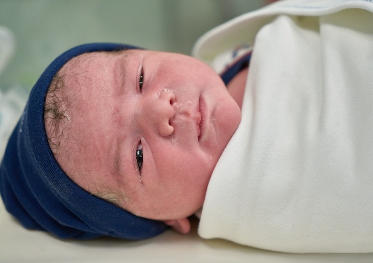  W Polsce kobieta zarażona koronawirusem urodziła dziecko