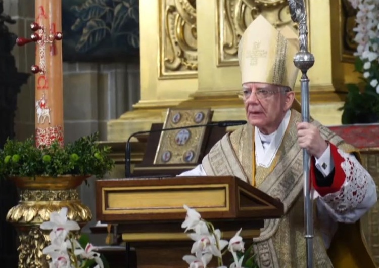 Abp Jędraszewski: zmartwychwstały Chrystus przynosi nam dary – pokoju, radości, miłości