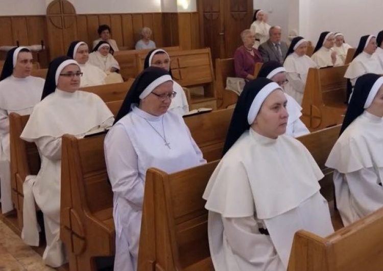 Siostry dominikanki pomagają w DPS-ie w Bochni. Mieszkańcy nie szczędzą słów wdzięczności