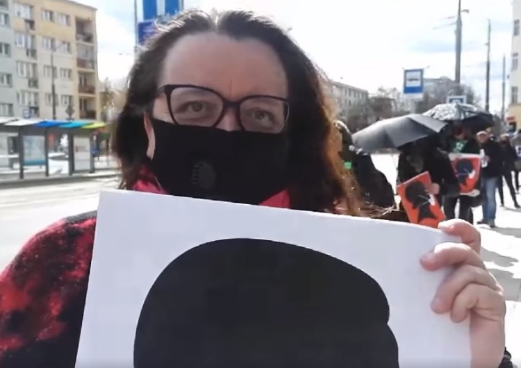 Zakaz zgromadzeń a aborterzy walczą o "prawo" do zabijania dzieci. Zablokowali... kolejki do sklepów