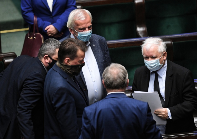 Haaretz w tytule o "wstępnej zgodzie Polski na zwrot utraconego mienia". Tymczasem w artykule czytamy...