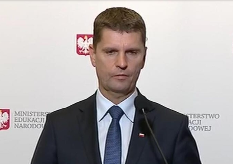 Min. Piontkowski o tym, co dalej ze szkołami: "Na chwilę obecną prawdopodobna jest decyzja..."