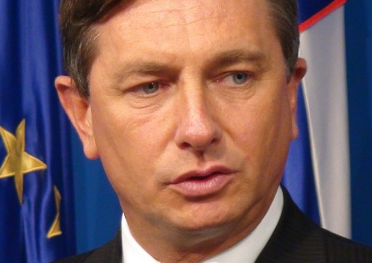 Polscy lekarze polecieli do Słowenii. Prezydent Słowenii po polsku: Drodzy polscy przyjaciele...