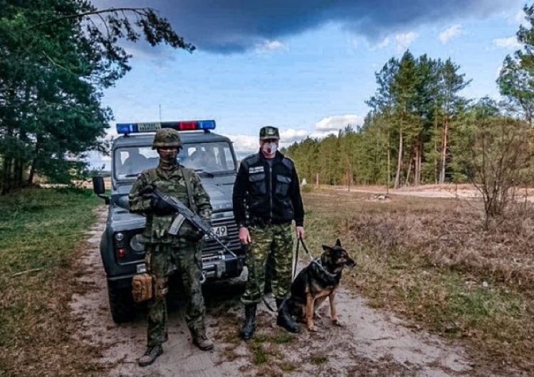  Min. Błaszczak: Wojsko pomaga stale w DPS-ach, patrolowaniu granic... Kolejne misje medyczne za granicę