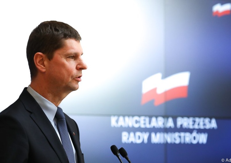"Warunki epidemiczne nie pozwalają na odwieszenie działalności szkół". Minister edukacji podał nową datę