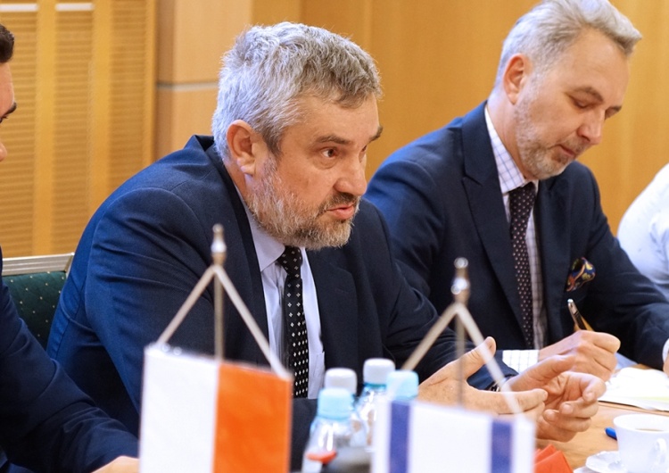 "Gdzie są dziś wszyscy ci obrońcy gwałconych krów?". Ostra wypowiedź ministra