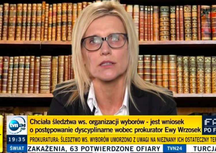 Prokurator Wrzosek wystąpiła w TVN24 na tle... tapety z książkami. "Totalny obciach"