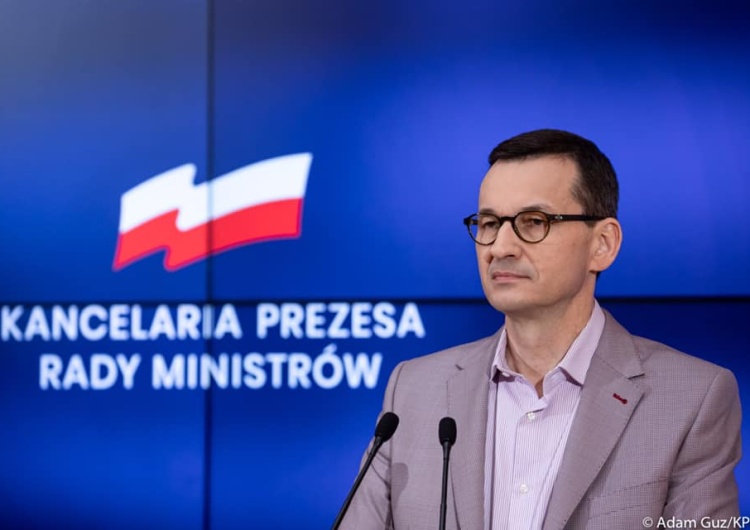 Adam Guz/KPRM [SONDAŻ] PiS utrzymuje przewagę, ale nie miałoby samodzielnej większości w Sejmie
