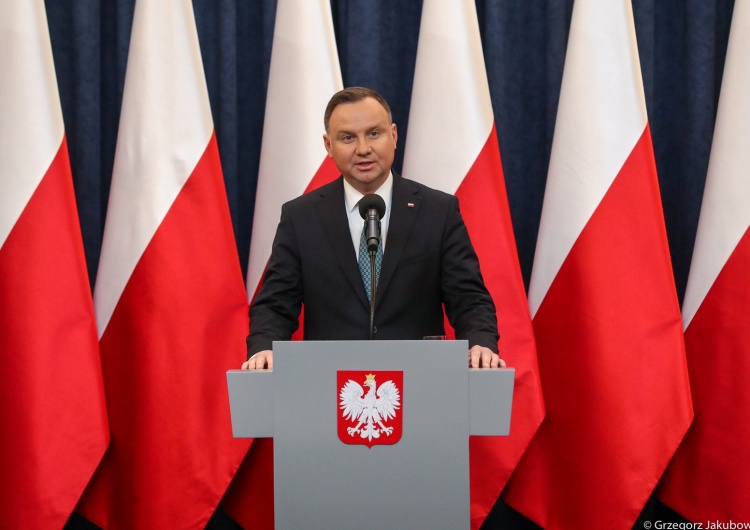 Andrzej Duda: Koronawirus pokazał, jak ważna jest publiczna służba zdrowia. PO chciała ją sprywatyzować