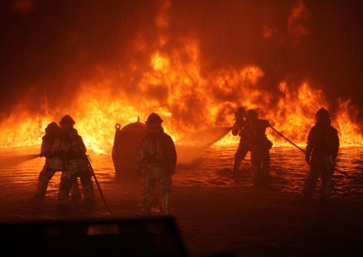  Po pożarze w Biebrzańskim PN sześciokrotne podwyższenie kar za palenie traw? Min. Wąsik: "To dobra droga"