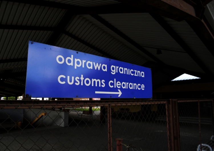  Nieoficjalnie: Od dziś obywatele Ukrainy otrzymują polskie wizy pracownicze