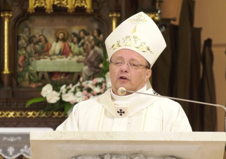  [video] Abp Ryś o Ps 23: Jak to zaśpiewać wśród liczb, które nas przerastają - blisko 700 osób zmarłych?