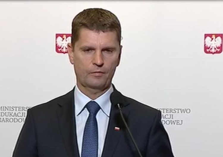 Min. Piontkowski: Prezydenci dużych miast związani z PO negują każde działanie tego rządu