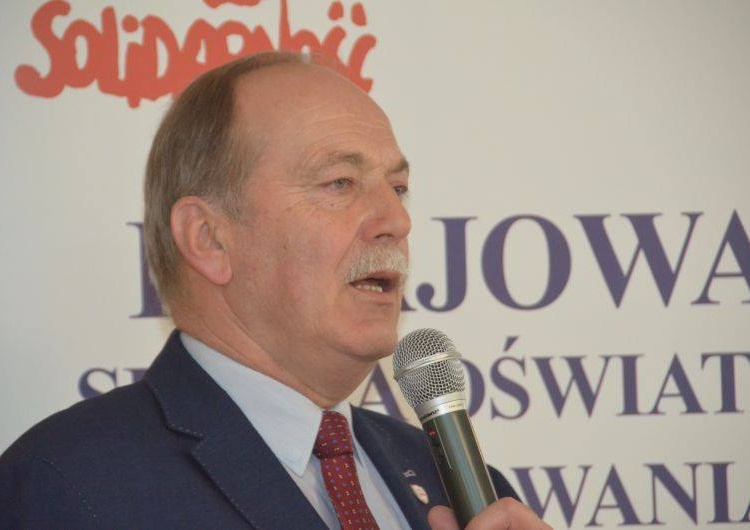 Janusz Wolniak Krajowa Sekcja Oświaty i Wychowania w Jeleniej Górze.