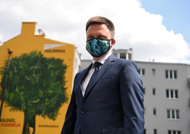 "Walą we mnie, bo stałem się realnym zagrożeniem". Hołownia twierdzi, że stał się celem ataków