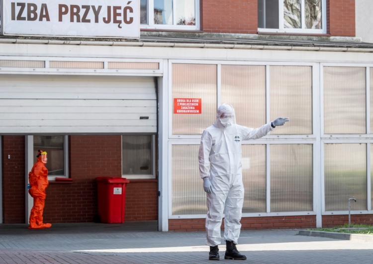  Ekspert alarmuje: "To sytuacja jak po wybuchu bomby radioaktywnej. Pył wciąż się unosi"