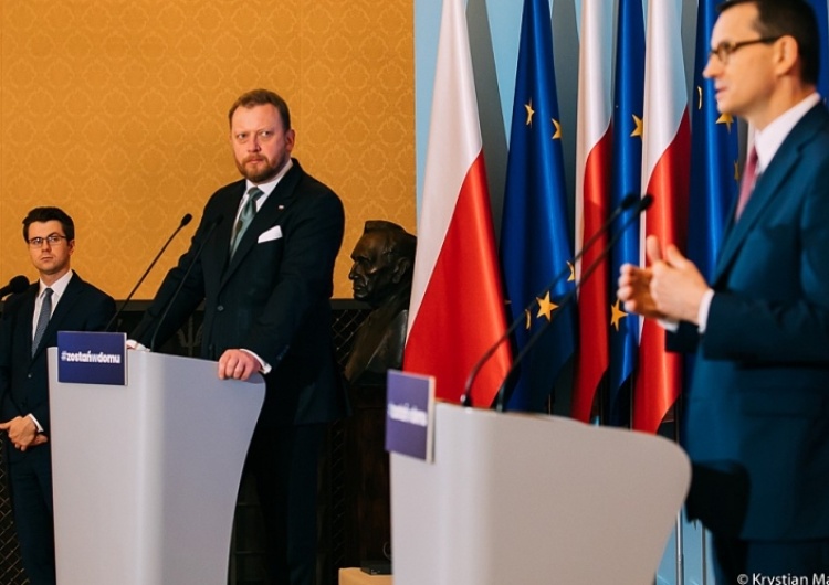 "Jest obiektem bezpardonowych ataków. Łukasz - masz moje pełne wsparcie!". Premier twardo za Szumowskim
